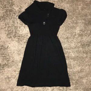 Short sleeve black dress